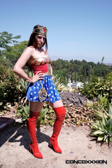 Aubree Valentine As Wonderwoman 7